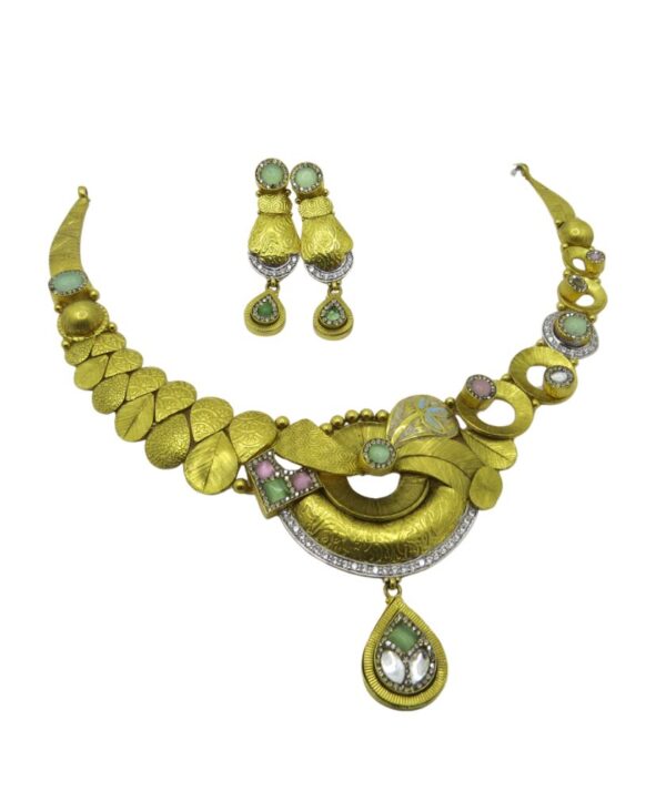 10 Veloura Chain Set