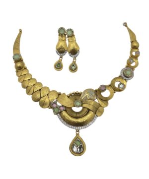 4 Veloura Chain Set