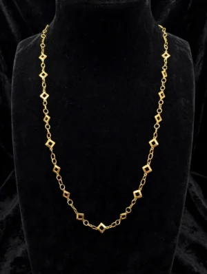 luxury_gold_necklace_black_velvet CHAIN
