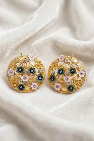 gold_earrings_white_velvet EARRING